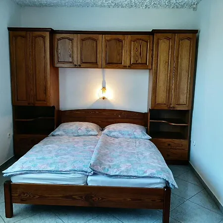 32 Foes * Balatonlelle