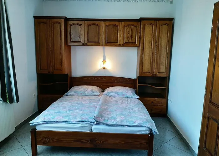 32 Foes * Balatonlelle