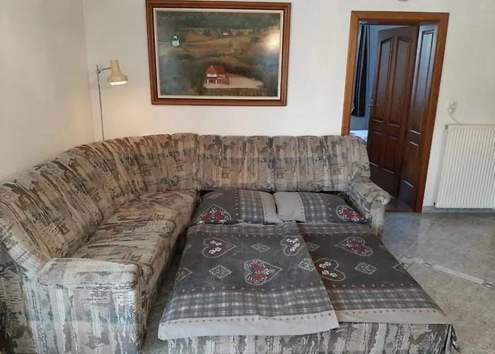 32 Foes Balatonlelle